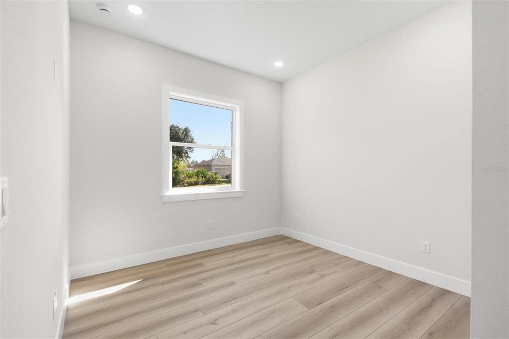 出租: $2,000 (3 贝兹, 2 浴室, 1450 平方英尺)