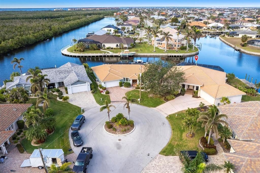 For Sale: $825,000 (3 beds, 2 baths, 2805 Square Feet)