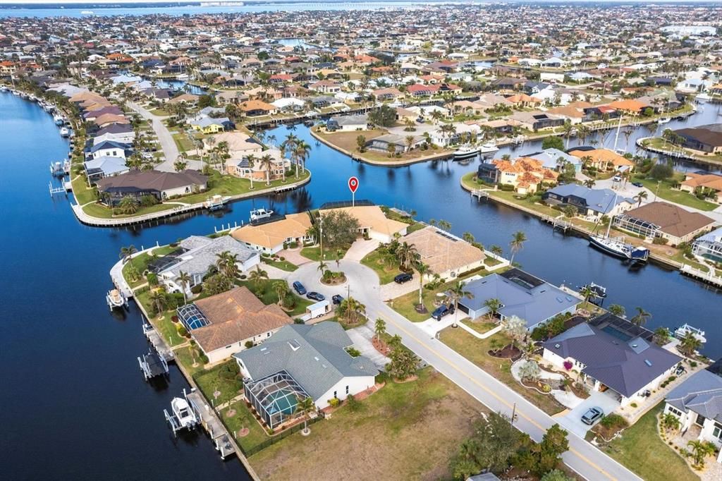 For Sale: $825,000 (3 beds, 2 baths, 2805 Square Feet)