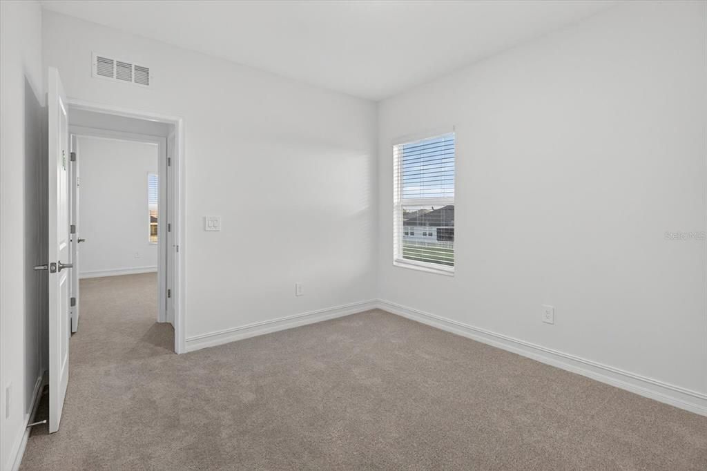 出租: $3,550 (5 贝兹, 3 浴室, 3160 平方英尺)