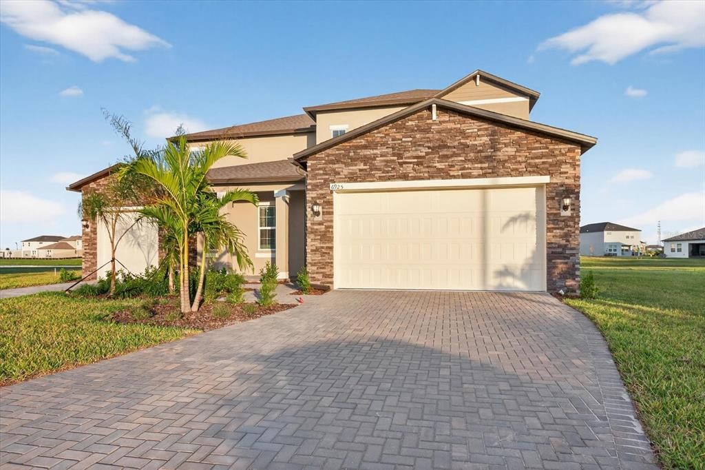 出租: $3,550 (5 贝兹, 3 浴室, 3160 平方英尺)