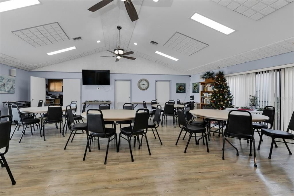 На продажу: $99,900 (1 спален, 1 ванн, 634 Квадратных фут)