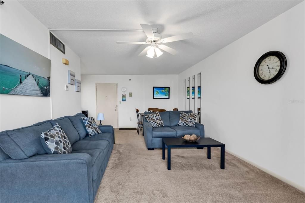 На продажу: $99,900 (1 спален, 1 ванн, 634 Квадратных фут)