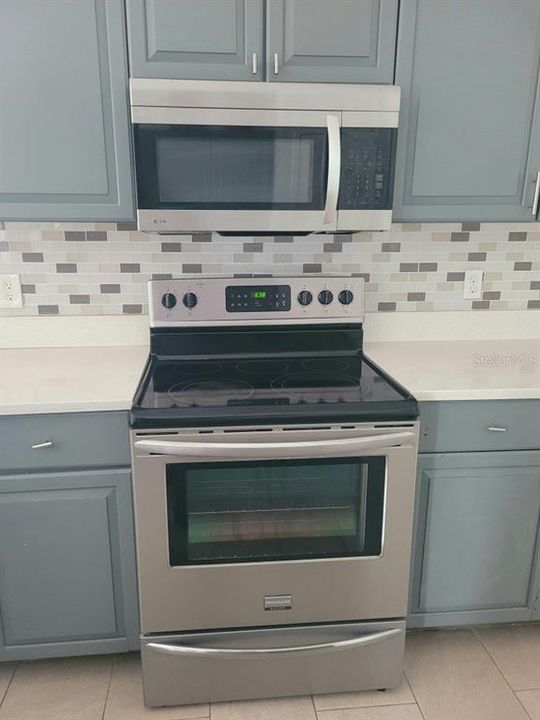 For Sale: $439,000 (3 beds, 2 baths, 1920 Square Feet)