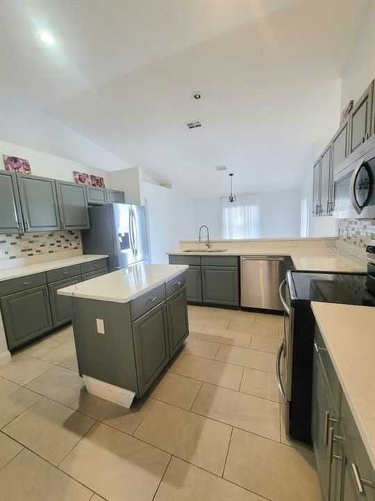 For Sale: $439,000 (3 beds, 2 baths, 1920 Square Feet)