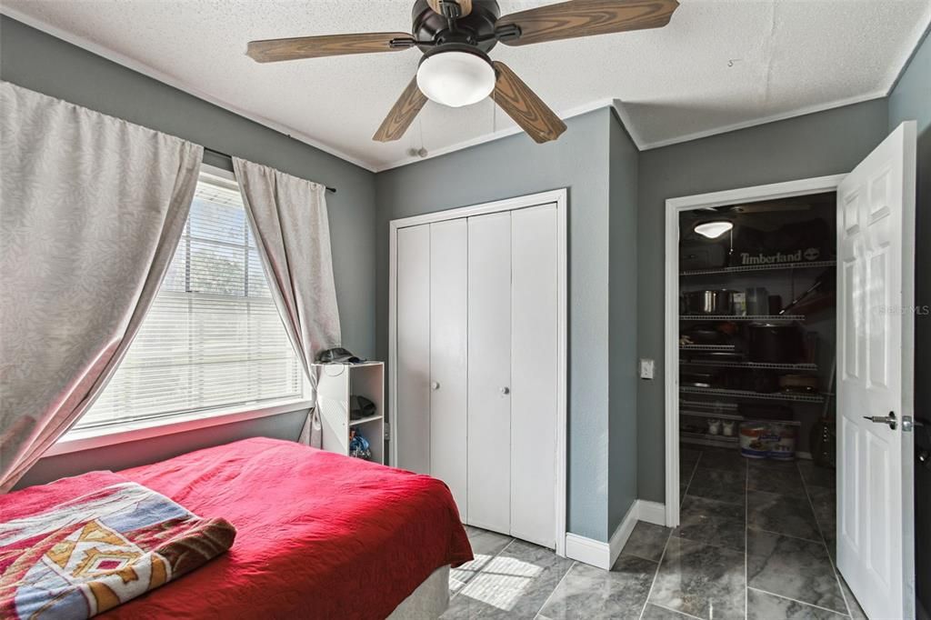 For Sale: $525,000 (5 beds, 2 baths, 1950 Square Feet)