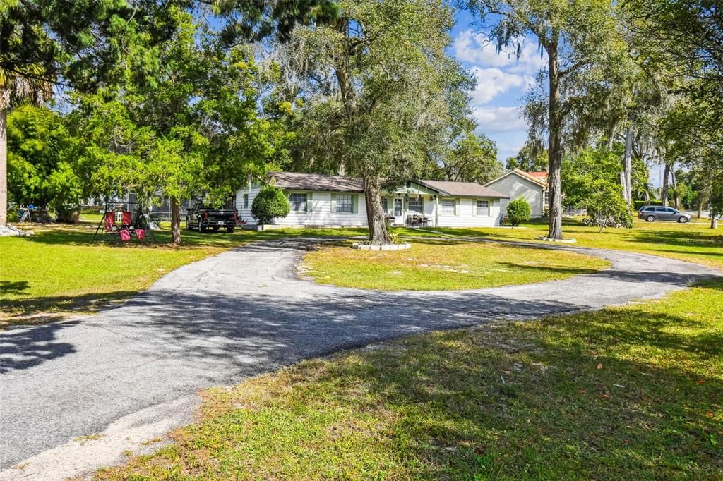 For Sale: $525,000 (5 beds, 2 baths, 1950 Square Feet)