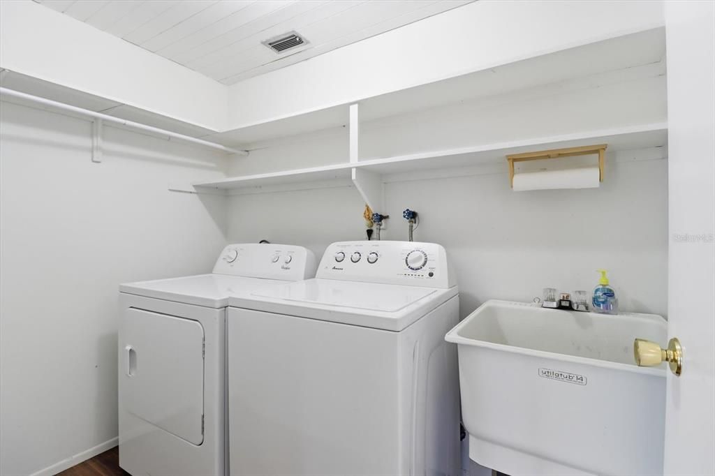 For Sale: $225,000 (2 beds, 2 baths, 1519 Square Feet)