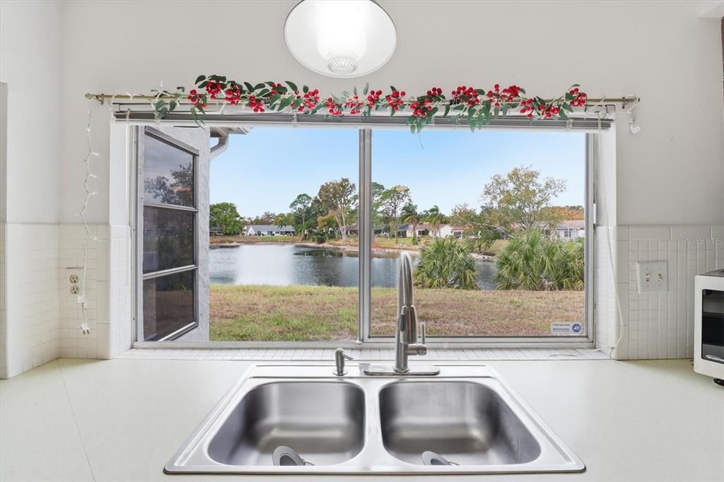 For Sale: $225,000 (2 beds, 2 baths, 1519 Square Feet)