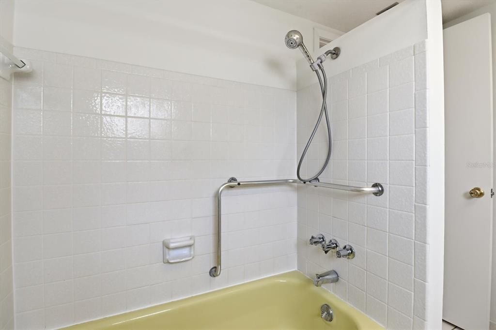 For Sale: $225,000 (2 beds, 2 baths, 1519 Square Feet)