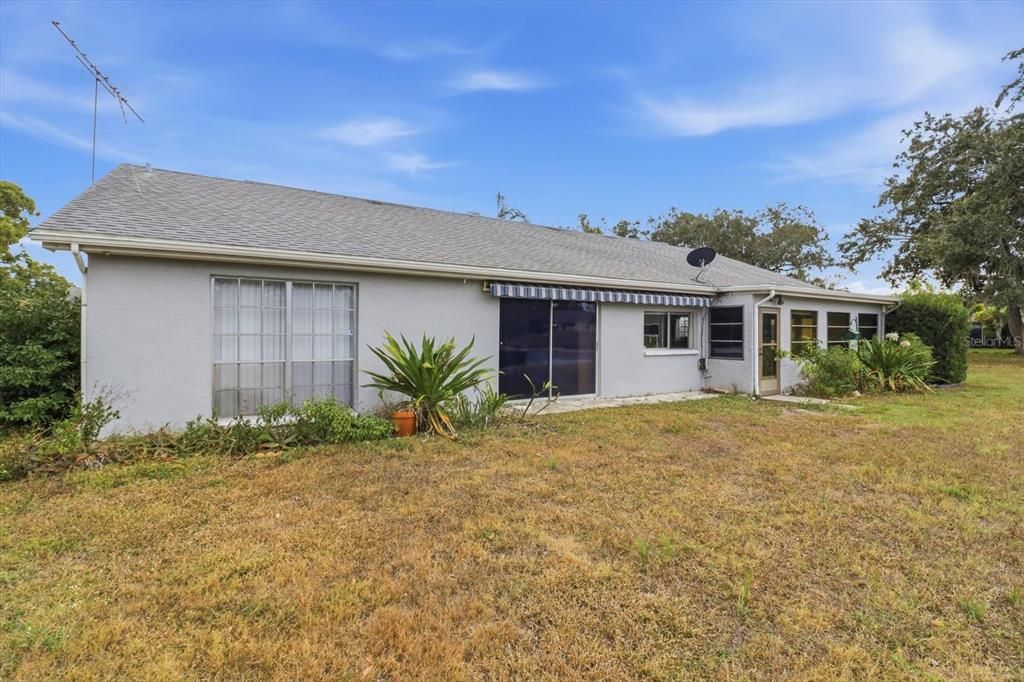 For Sale: $225,000 (2 beds, 2 baths, 1519 Square Feet)