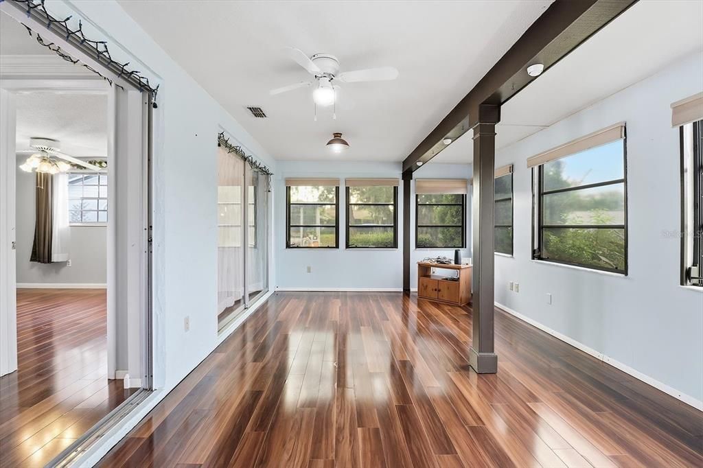 For Sale: $225,000 (2 beds, 2 baths, 1519 Square Feet)