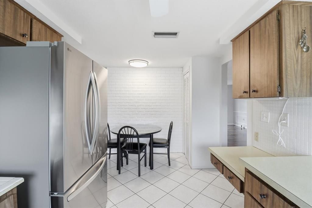 For Sale: $225,000 (2 beds, 2 baths, 1519 Square Feet)
