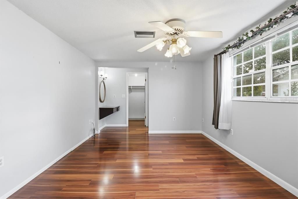 For Sale: $225,000 (2 beds, 2 baths, 1519 Square Feet)