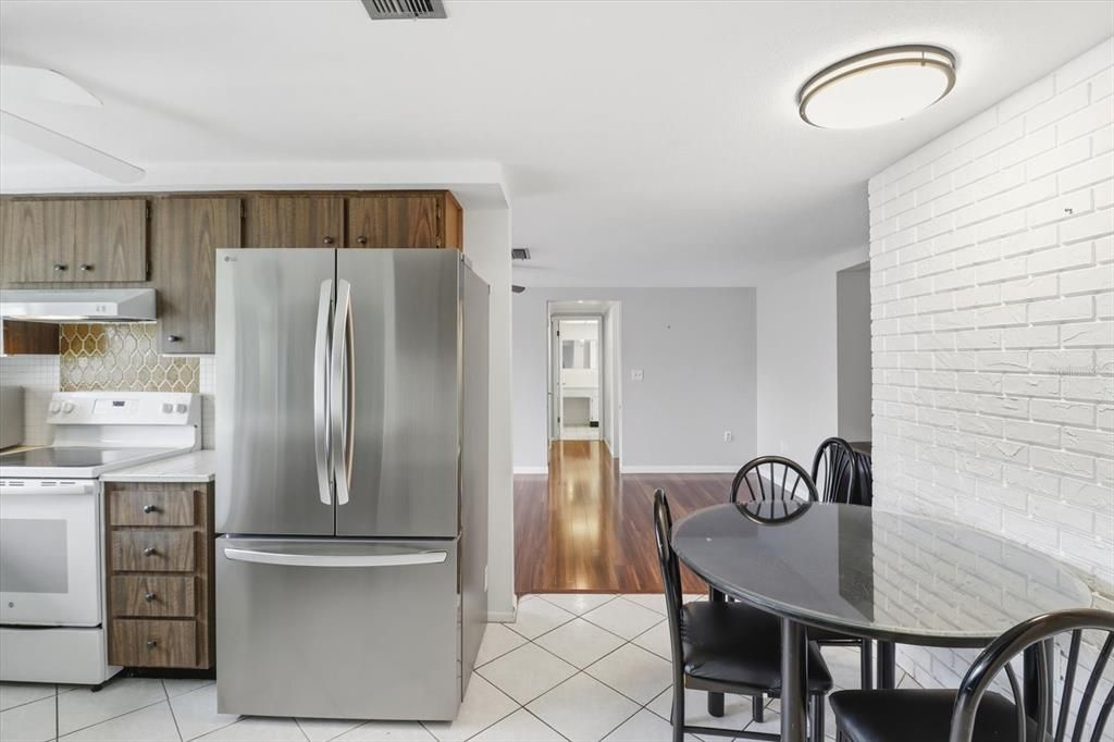 For Sale: $225,000 (2 beds, 2 baths, 1519 Square Feet)