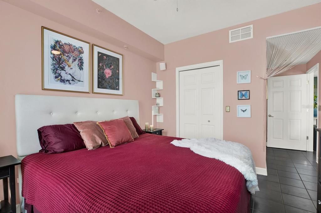 En Venta: $465,000 (2 camas, 1 baños, 1022 Pies cuadrados)