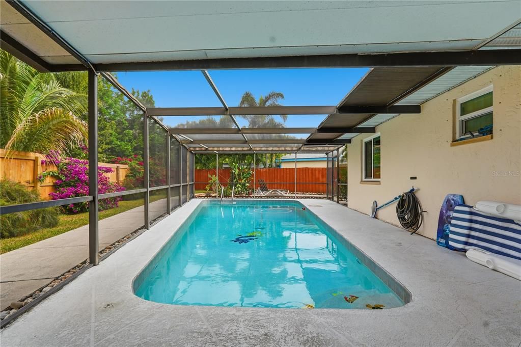 For Sale: $449,900 (3 beds, 2 baths, 1579 Square Feet)