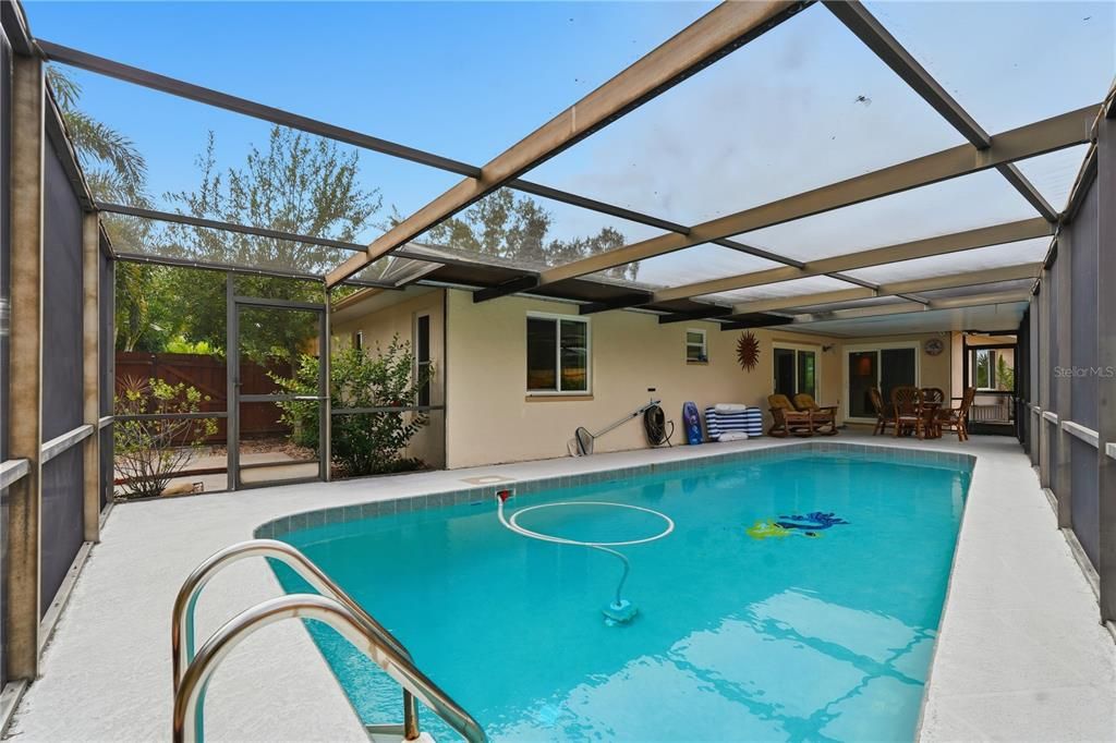 For Sale: $449,900 (3 beds, 2 baths, 1579 Square Feet)