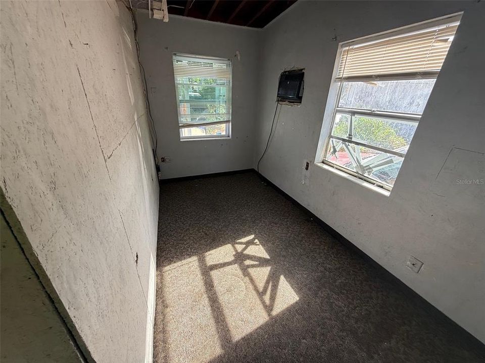 待售: $149,900 (2 贝兹, 1 浴室, 846 平方英尺)