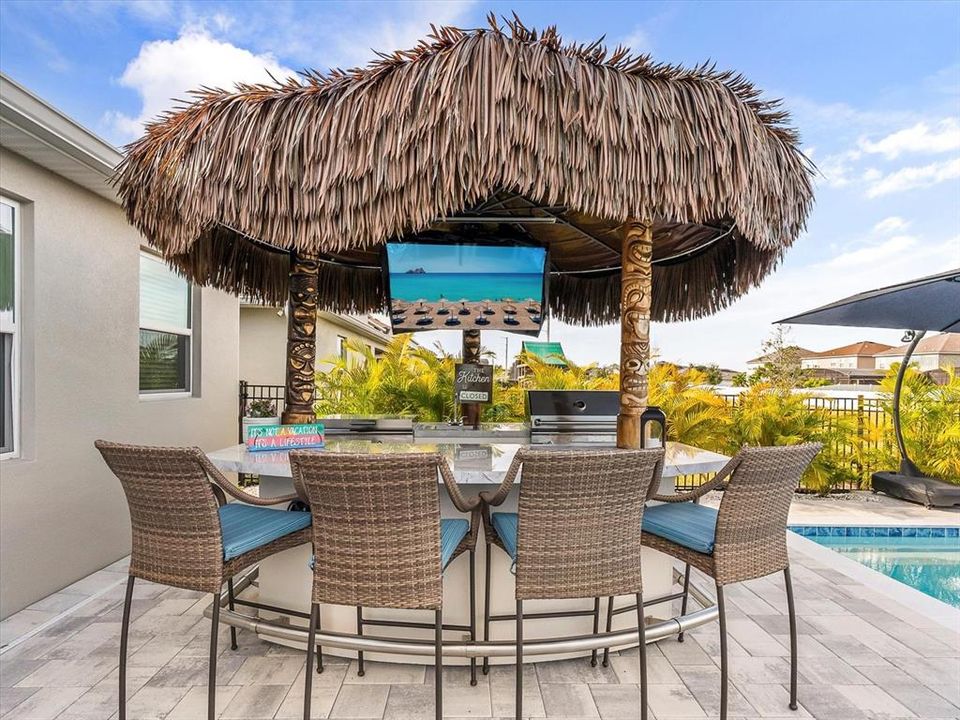 For Sale: $699,900 (4 beds, 2 baths, 2089 Square Feet)