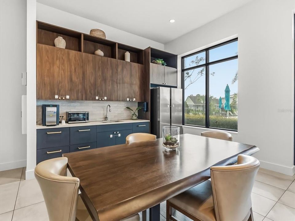 For Sale: $699,900 (4 beds, 2 baths, 2089 Square Feet)