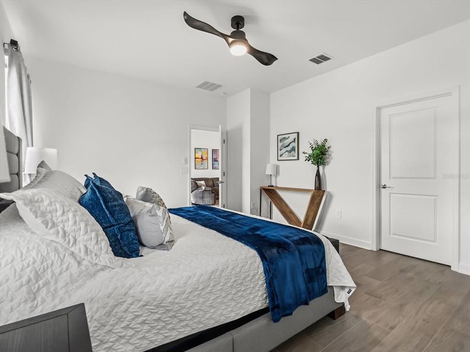 For Sale: $699,900 (4 beds, 2 baths, 2089 Square Feet)