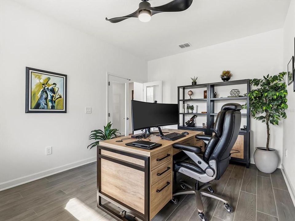 For Sale: $699,900 (4 beds, 2 baths, 2089 Square Feet)