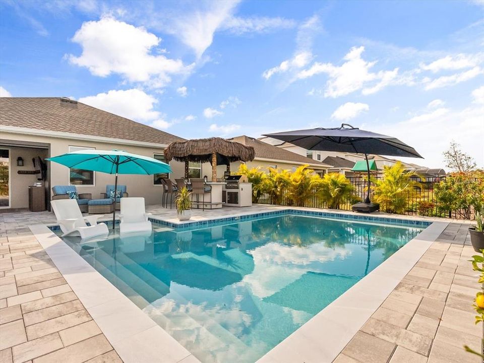 For Sale: $699,900 (4 beds, 2 baths, 2089 Square Feet)