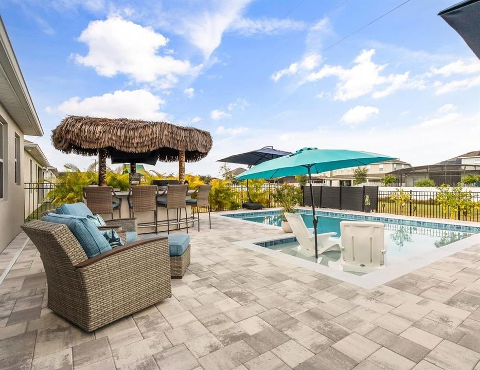 For Sale: $699,900 (4 beds, 2 baths, 2089 Square Feet)