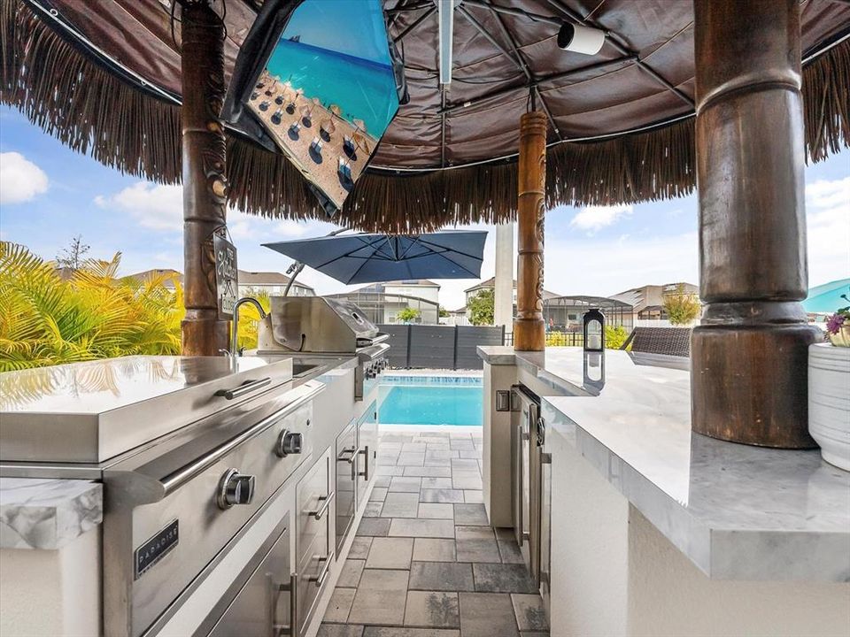 For Sale: $699,900 (4 beds, 2 baths, 2089 Square Feet)