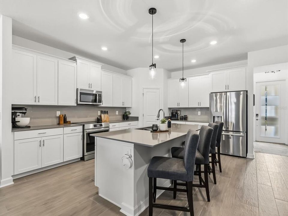 For Sale: $699,900 (4 beds, 2 baths, 2089 Square Feet)