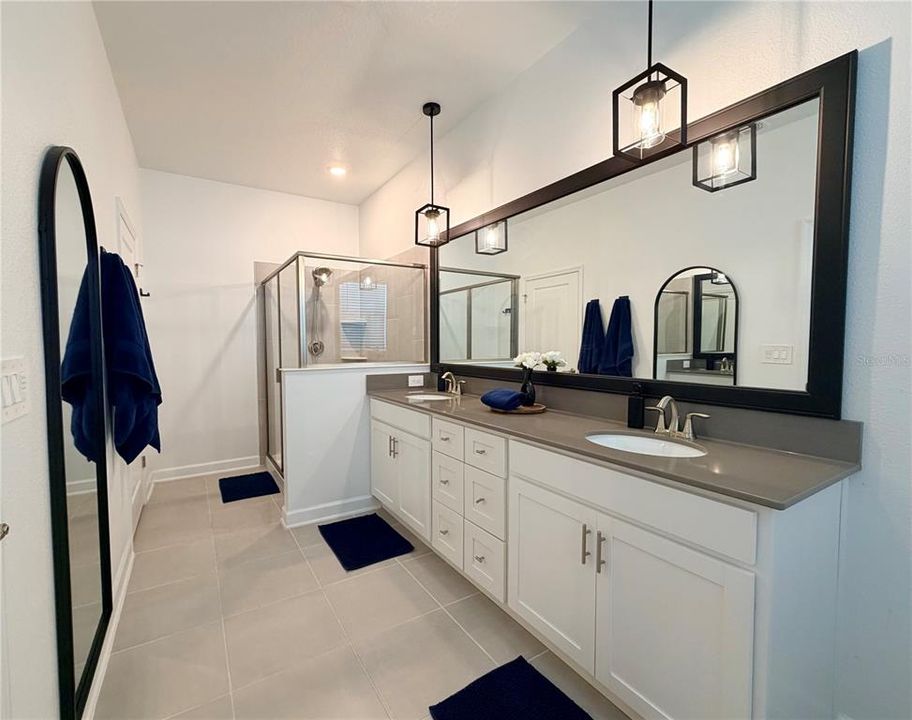 For Sale: $699,900 (4 beds, 2 baths, 2089 Square Feet)