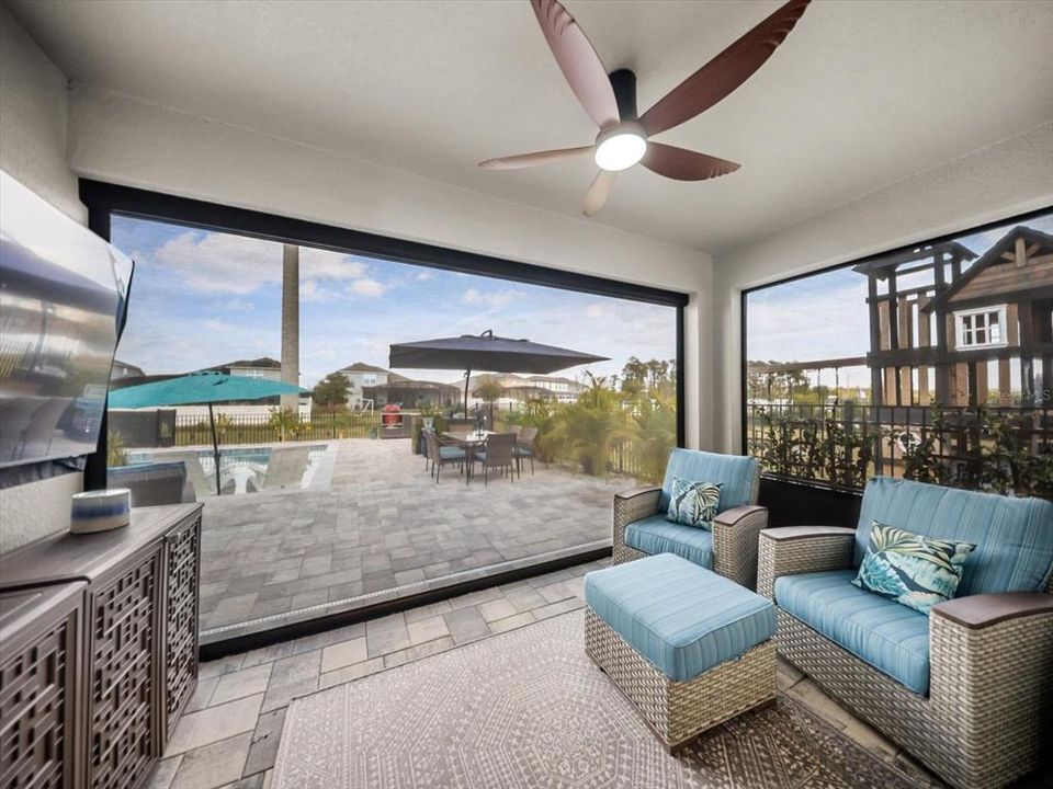 For Sale: $699,900 (4 beds, 2 baths, 2089 Square Feet)