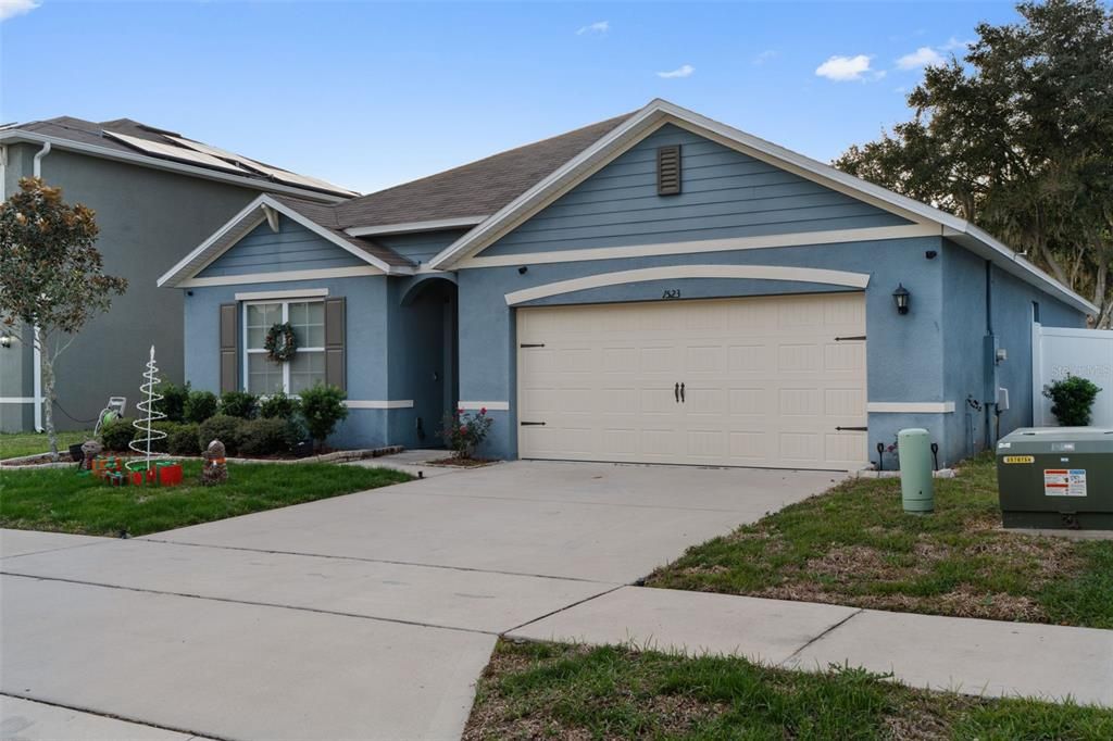 For Sale: $334,900 (4 beds, 2 baths, 1867 Square Feet)