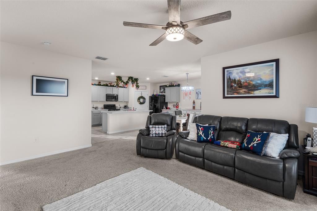 For Sale: $334,900 (4 beds, 2 baths, 1867 Square Feet)