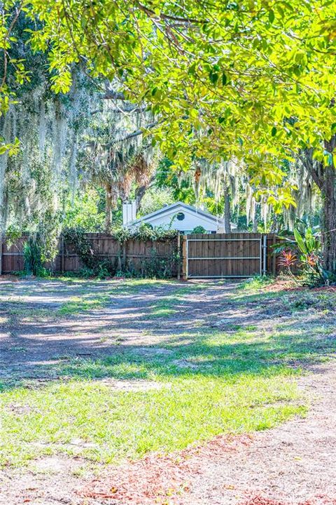 待售: $59,995 (0.17 acres)