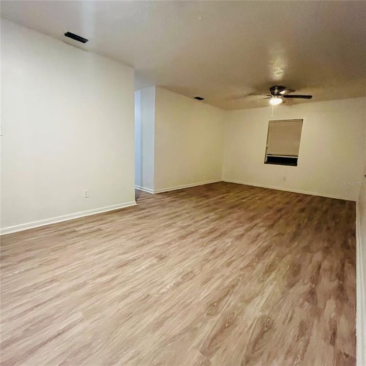 В аренду: $1,895 (3 спален, 1 ванн, 1050 Квадратных фут)