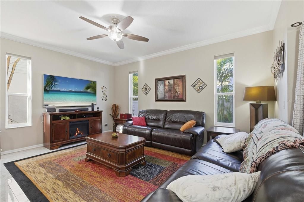 En Venta: $395,000 (3 camas, 2 baños, 1600 Pies cuadrados)