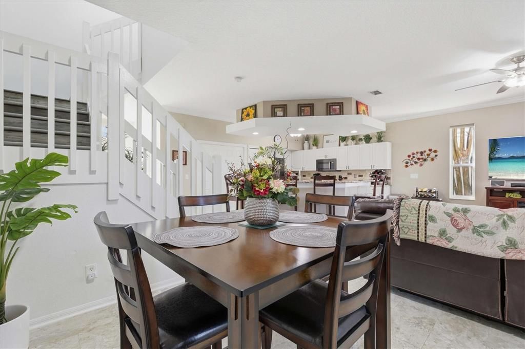 En Venta: $395,000 (3 camas, 2 baños, 1600 Pies cuadrados)