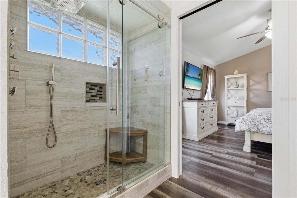 En Venta: $395,000 (3 camas, 2 baños, 1600 Pies cuadrados)