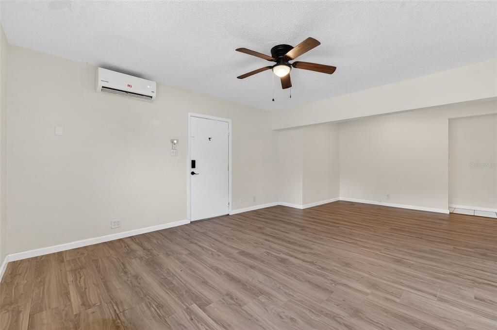 For Rent: $2,000 (2 beds, 1 baths, 800 Square Feet)