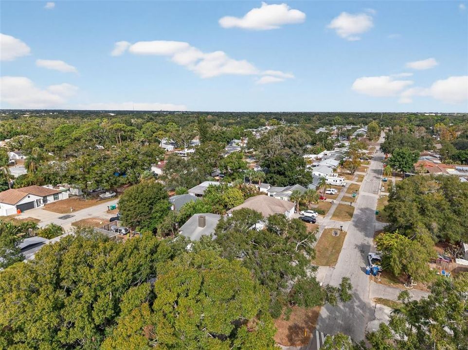 For Rent: $2,000 (2 beds, 1 baths, 800 Square Feet)