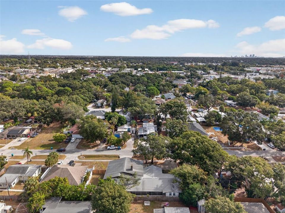 For Rent: $2,000 (2 beds, 1 baths, 800 Square Feet)