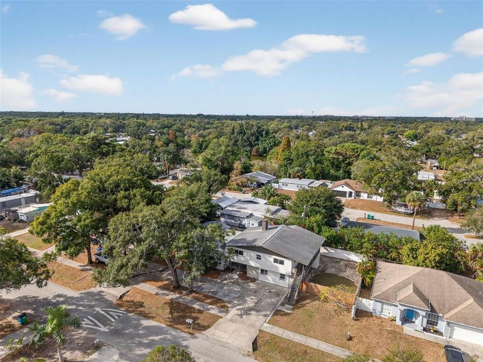 For Rent: $2,000 (2 beds, 1 baths, 800 Square Feet)