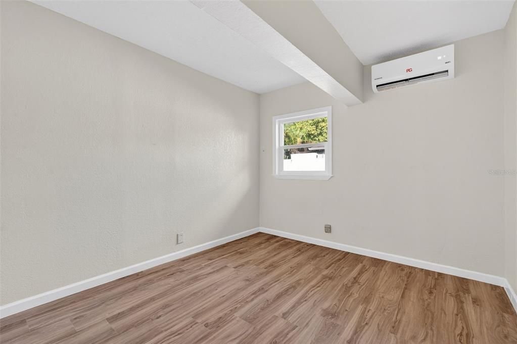 For Rent: $2,000 (2 beds, 1 baths, 800 Square Feet)