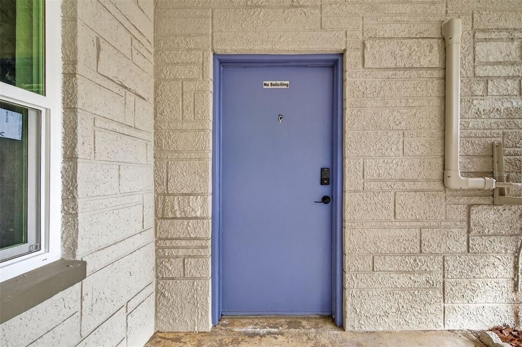 For Rent: $2,000 (2 beds, 1 baths, 800 Square Feet)