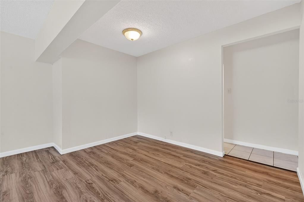 For Rent: $2,000 (2 beds, 1 baths, 800 Square Feet)