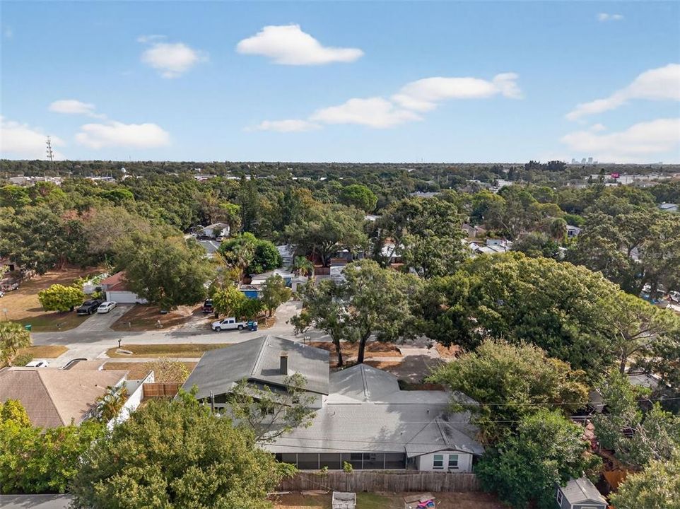 For Rent: $2,000 (2 beds, 1 baths, 800 Square Feet)