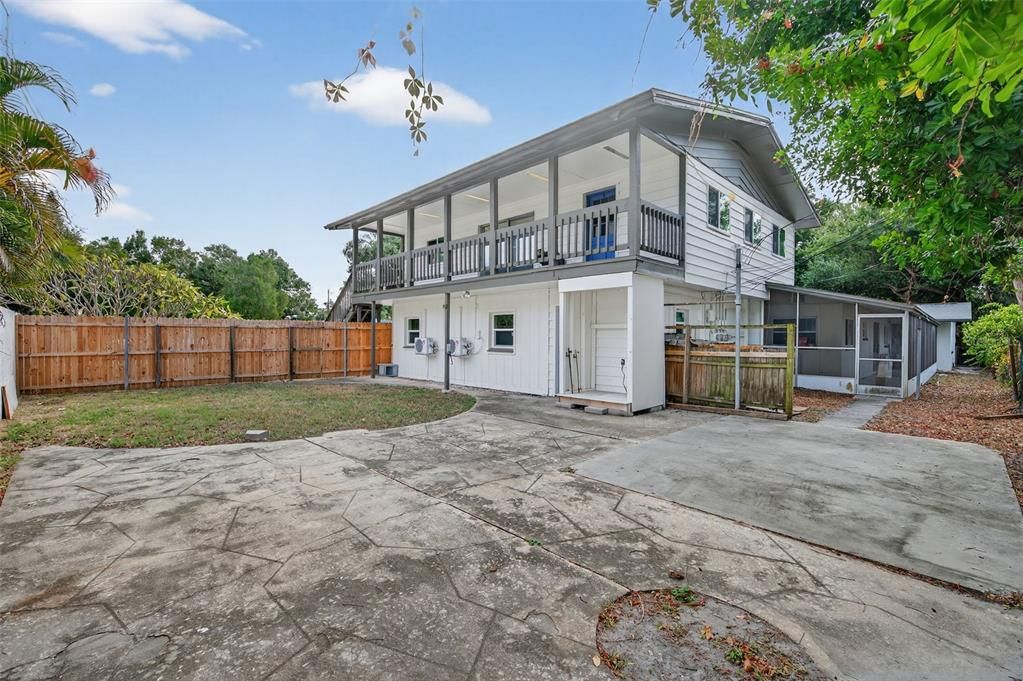 For Rent: $2,000 (2 beds, 1 baths, 800 Square Feet)