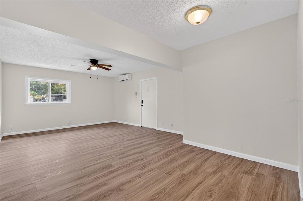 For Rent: $2,000 (2 beds, 1 baths, 800 Square Feet)